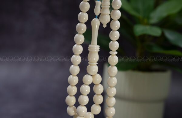 عظم جمل قصة العنبة