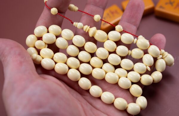 دومنة كريمية صب قديم (بيضوي)