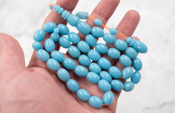 بكلايت سماوي (بيضوي)