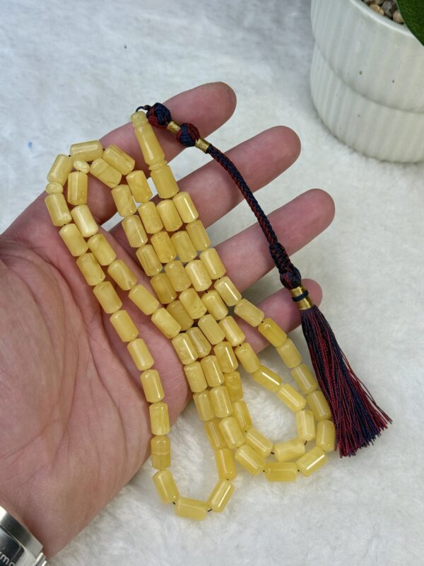 كهرم طبيعي برميلي