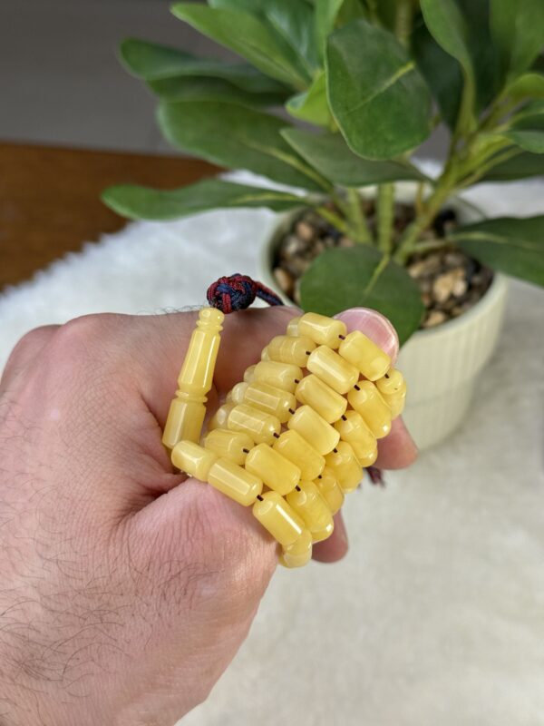 كهرم طبيعي برميلي