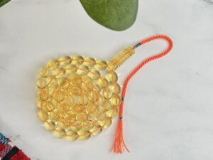 كهرم طبيعي شفاف صافي