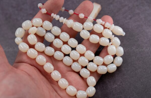 دومنة لؤلؤية شفافية وانعكاس احمر