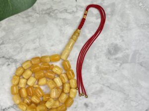 كهرم طبيعي صندوقي قديم