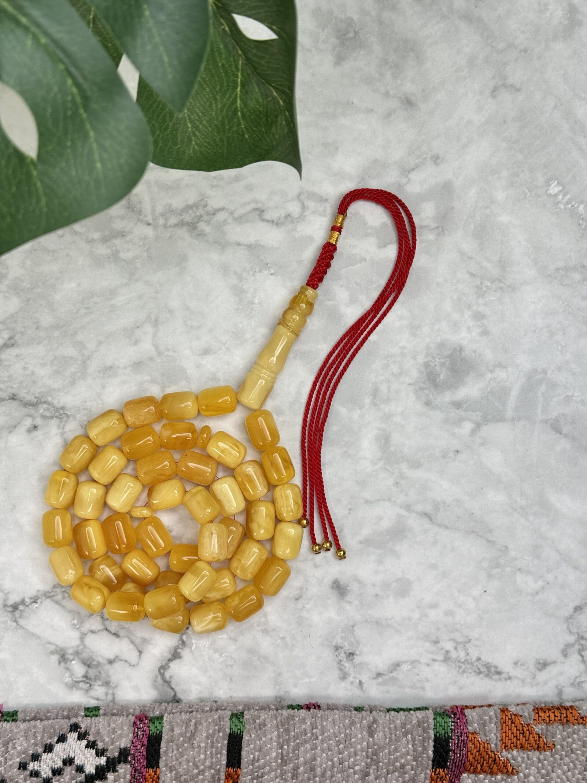 كهرم طبيعي صندوقي قديم