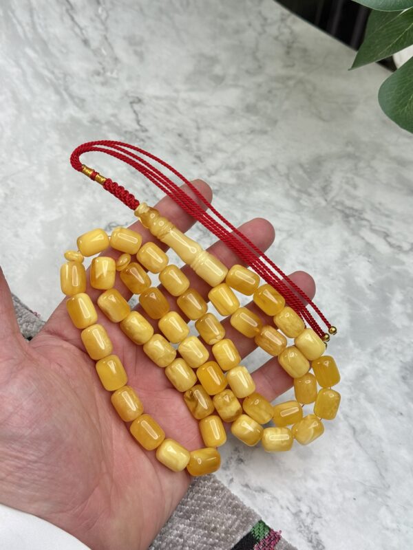 كهرم طبيعي صندوقي قديم