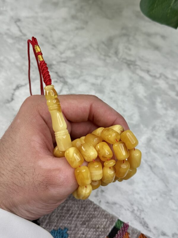 كهرم طبيعي صندوقي قديم