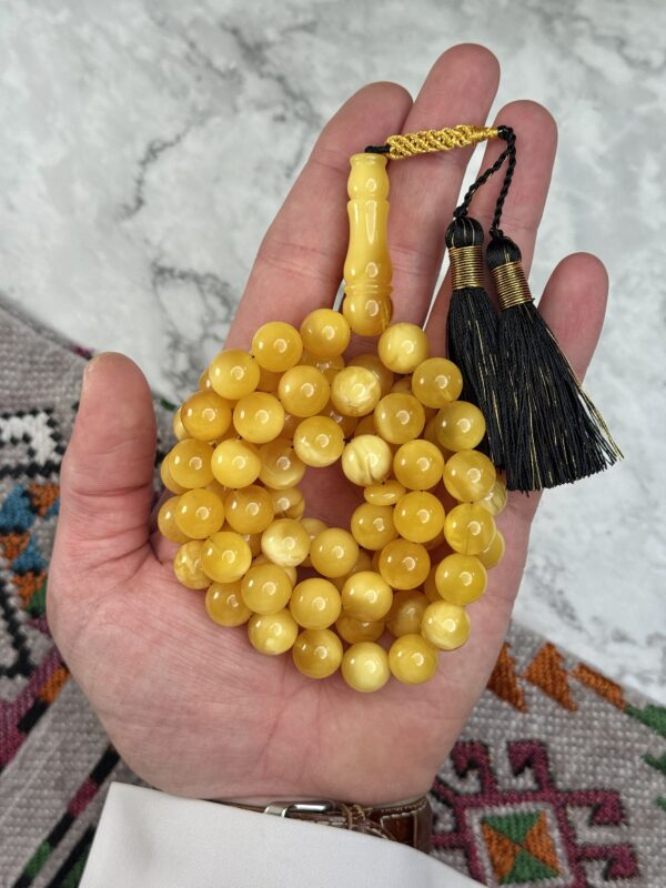 كهرم طبيعي قديم