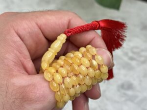 كهرم طبيعي زيتوني 99 خرزه