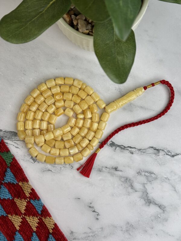 كهرم طبيعي صندوقي