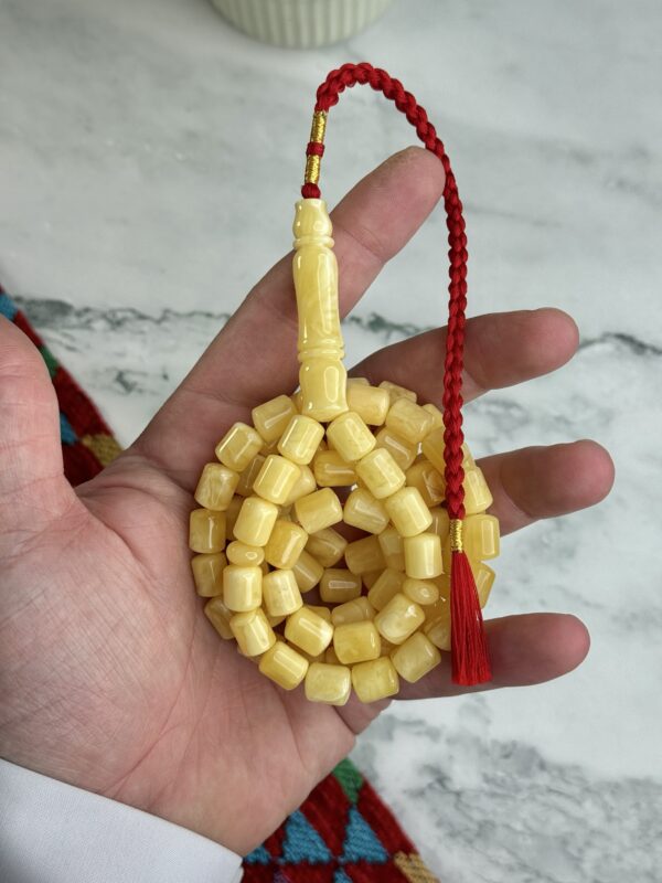 كهرم طبيعي صندوقي