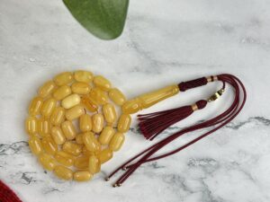 كهرم طبيعي صنوبري