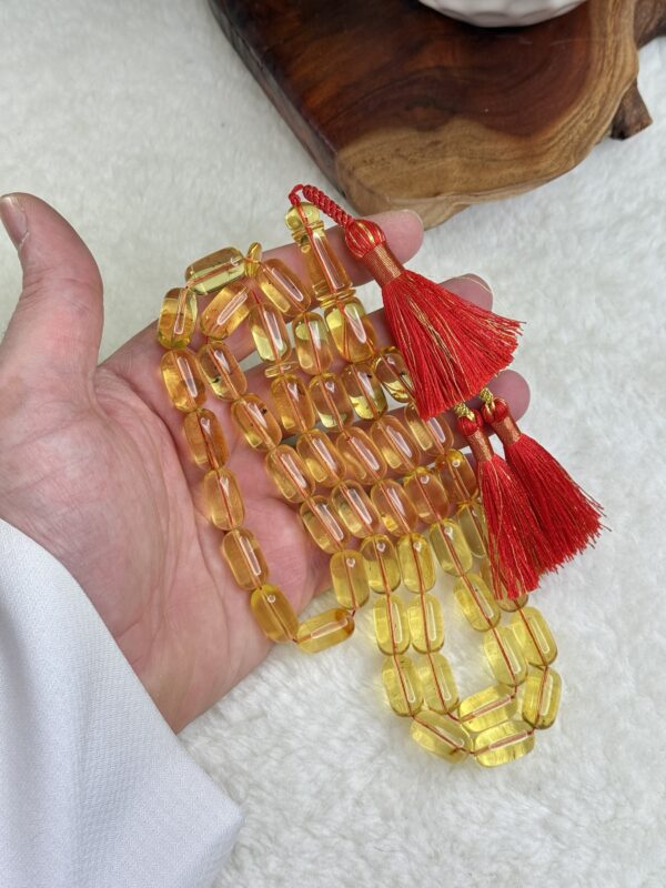 كهرم شفاف تخريم نضيف