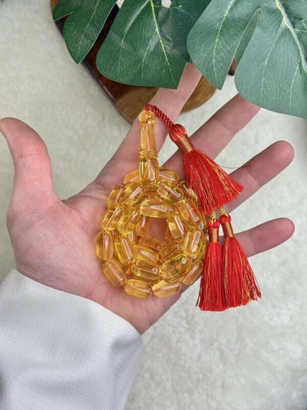 كهرم شفاف تخريم نضيف