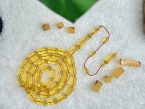 كهرم شفاف حجر واحد