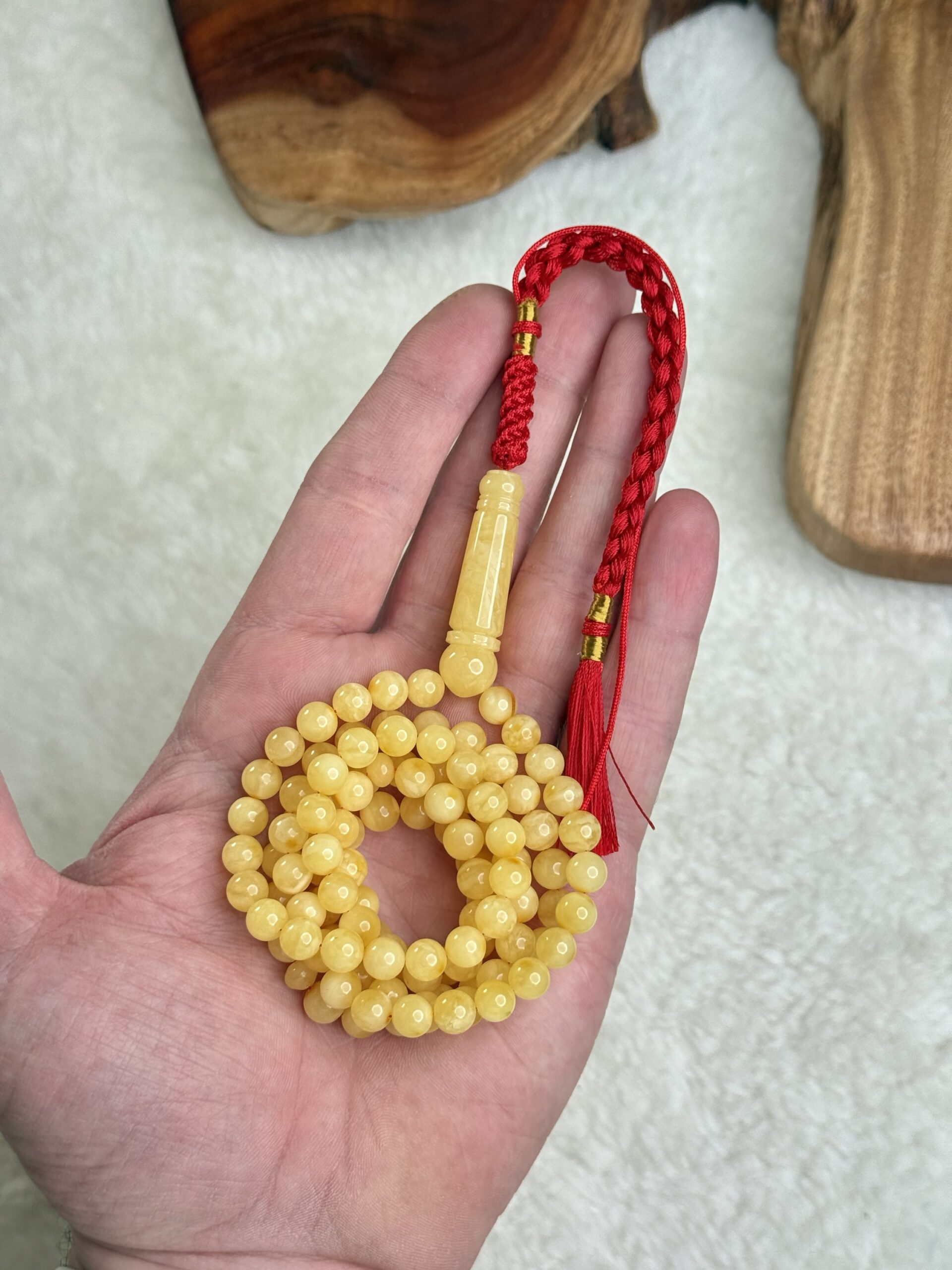 كهرم طبيعي 99 خرزه 7 مل