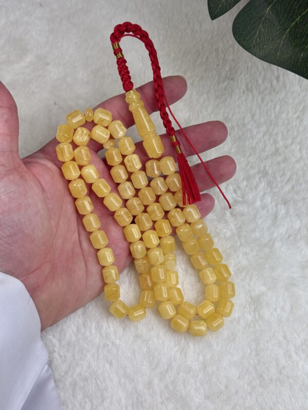 كهرم طبيعي صندوقي