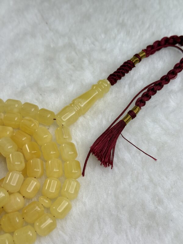 كهرم طبيعي صندوقي