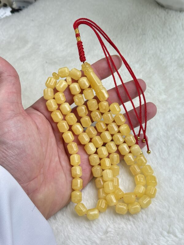 كهرم طبيعي صندوقي