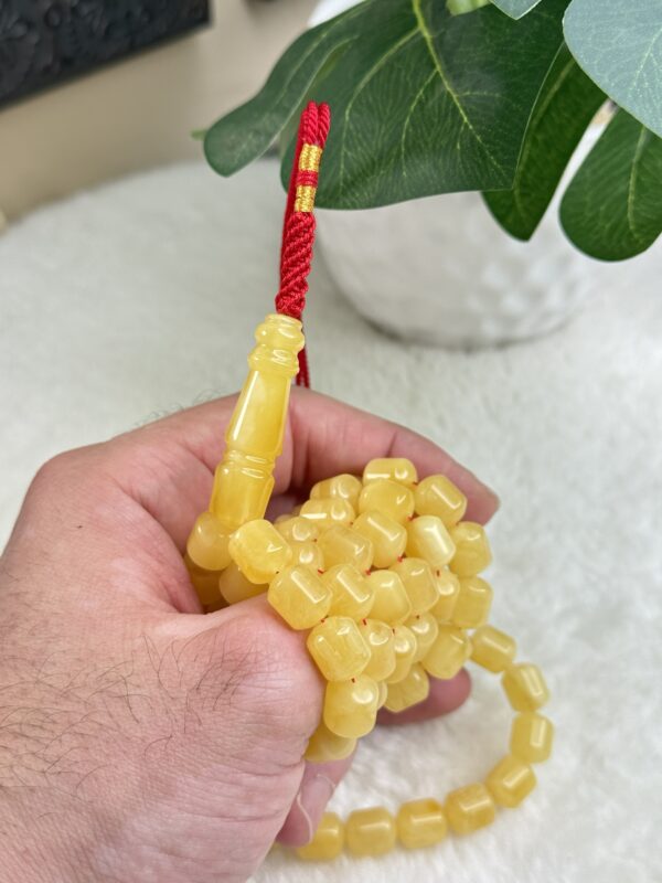 كهرم طبيعي صندوقي