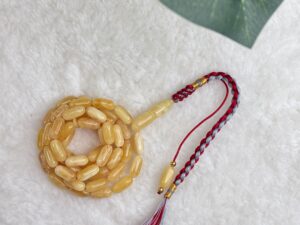 كهرم طبيعي صنوبري