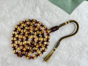 كهرم طبيعي معالج بالليز