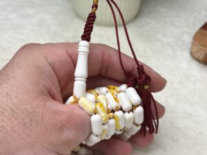 مستكة جبس بعسل صنوبري