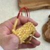كهرم طبيعي ملطخ